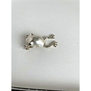 Movable leaping Frog Brooch pin Sterling Silver  Enamel Eyes unmarked 12 gr